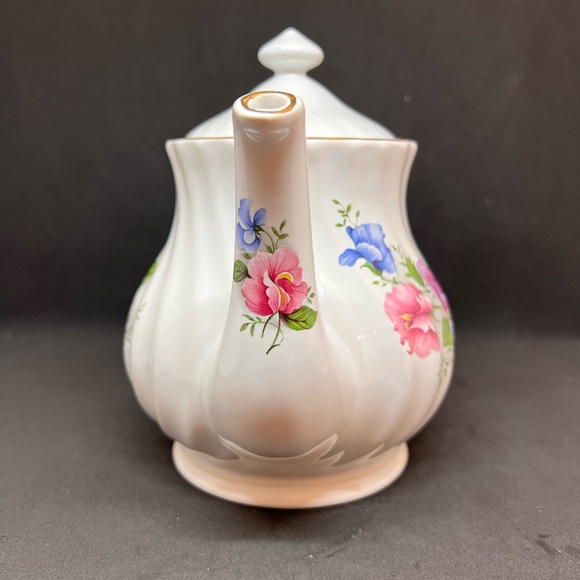 Golden Crown E & R Tea Pot - Picture 2 of 7